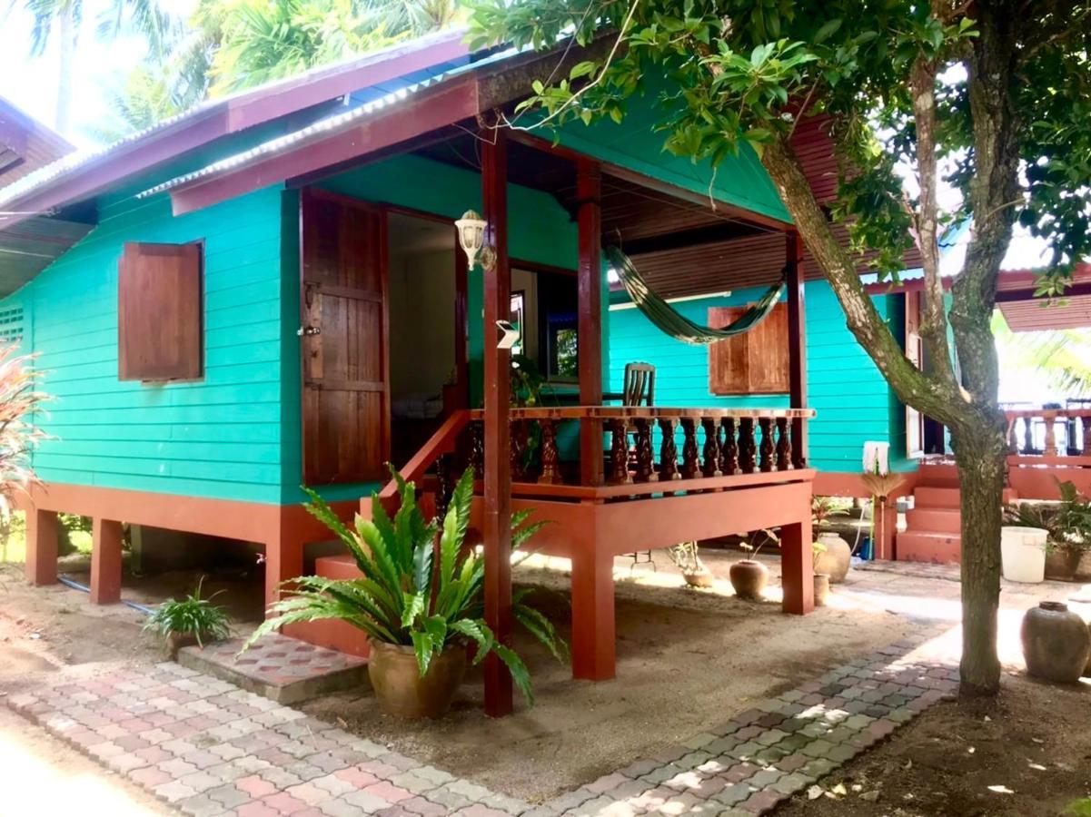 Free Concept Beach Resort Шритану Экстерьер фото